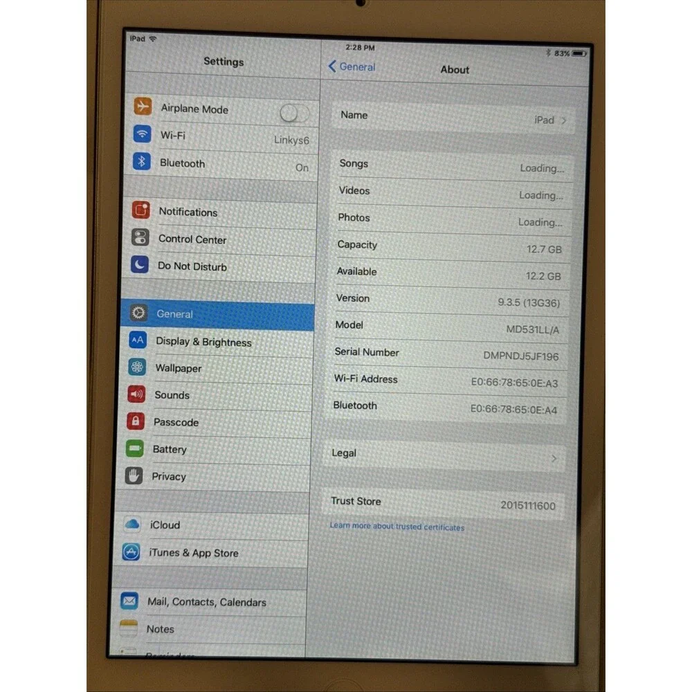 Apple iPad mini 1st Gen. 16GB, Wi-Fi, 7.9in - White & Silver MD531LL/A CRKGLS